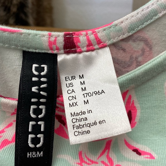 Flower top 🌸 - Picture 2 of 3